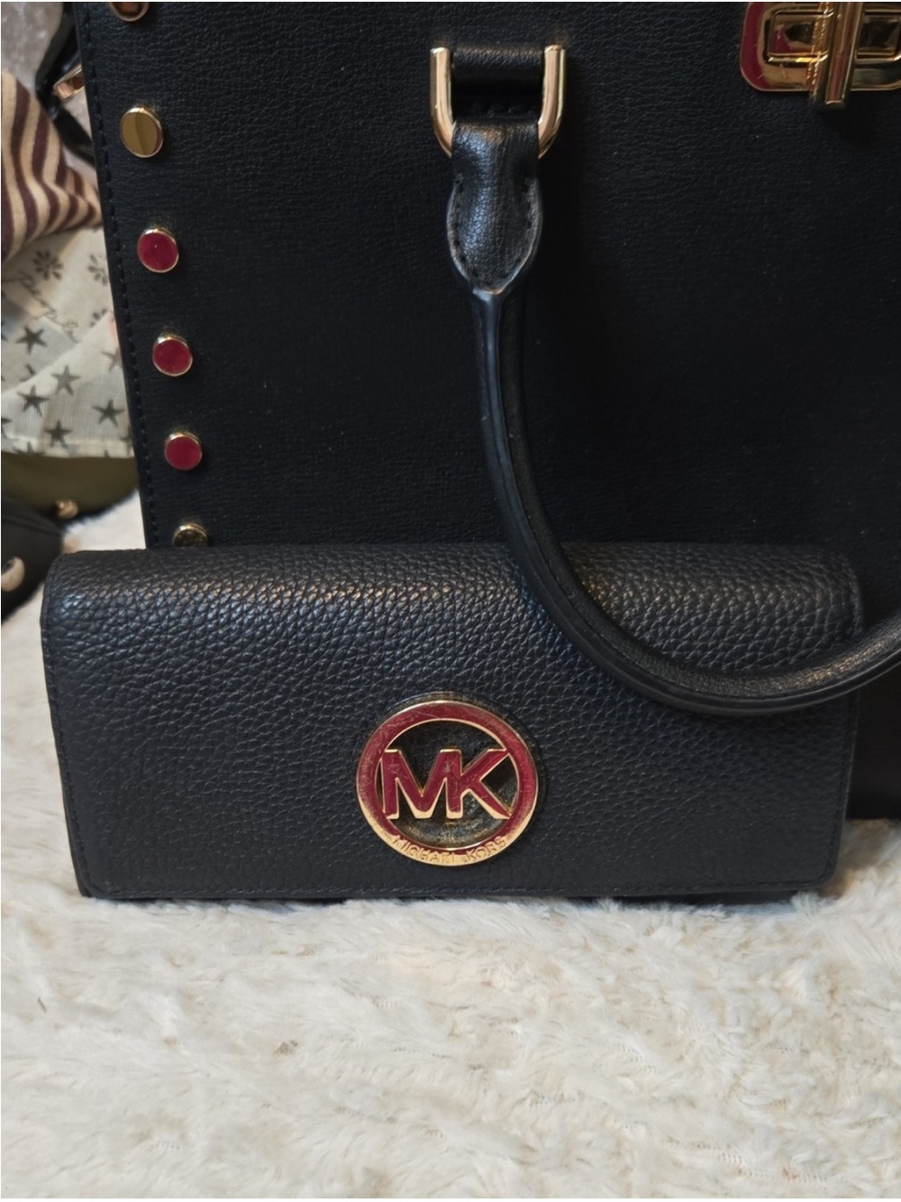 Michael Kors Black Pebbled Leather Satchel with Gold Accents and Matching Wallet - Picture 2 of 12